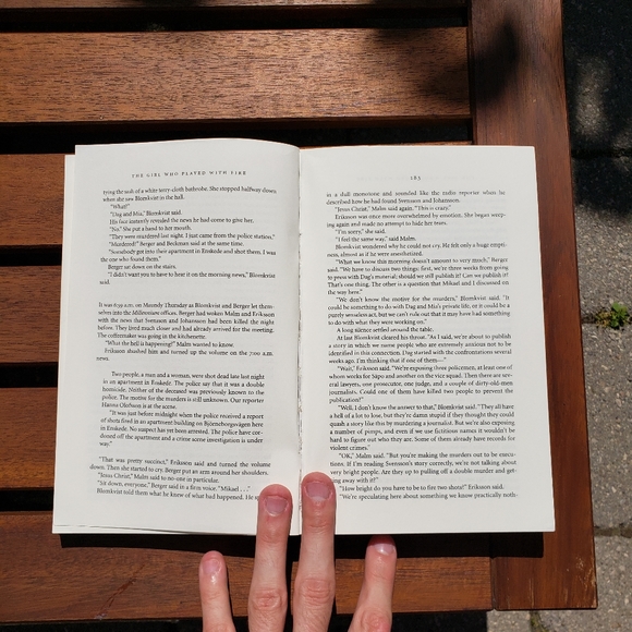 Book | The Girl Who Played With Fire - Picture 4 of 4
